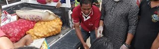 Bangladeshi migrants in Saudi Arabia distributing emergency food relief to migrants affected by COVID-19 lockdown